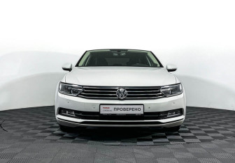 Подержанный автомобиль Volkswagen Passat Sedan 2017 года (2 фото)