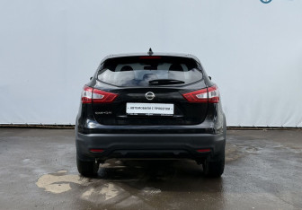 Подержанный автомобиль Nissan Qashqai 2018 года (6 фото)