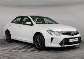 Подержанный автомобиль Toyota Camry Sedan 2014 года (3 фото)