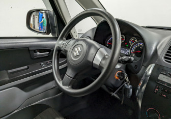 Подержанный автомобиль Suzuki SX4 Hatchback 2013 года (20 фото)