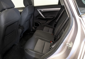 Подержанный автомобиль Geely Coolray 2023 года (12 фото)