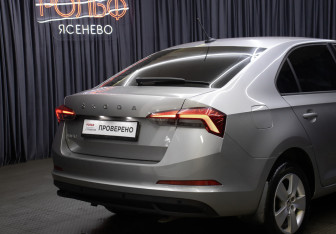 Подержанный автомобиль Skoda Rapid Liftback 2020 года (20 фото)