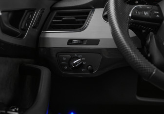 Подержанный автомобиль Audi Q7 2019 года (14 фото)