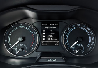 Подержанный автомобиль Skoda Rapid Liftback 2022 года (16 фото)