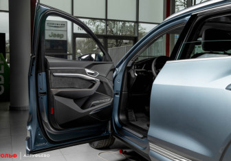 Новый Audi e-tron 2023 (16 фото)