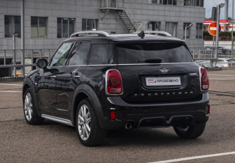 Подержанный автомобиль MINI Countryman 2020 года (9 фото)