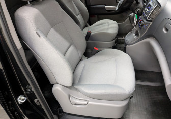 Подержанный автомобиль Hyundai H-1 2021 года (16 фото)