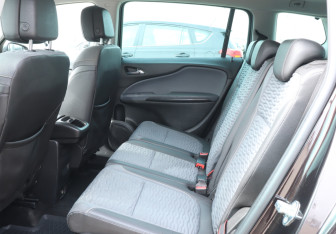 Подержанный автомобиль Opel Zafira Compactvan 2013 года (10 фото)