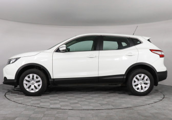Подержанный автомобиль Nissan Qashqai 2014 года (8 фото)