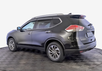 Подержанный автомобиль Nissan X-Trail 2017 года (7 фото)