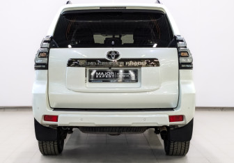 Подержанный автомобиль Toyota Land Cruiser Prado 2021 года (6 фото)