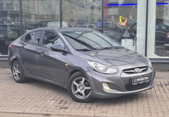 Подержанный автомобиль Hyundai Solaris Sedan 2013 года (3 фото)