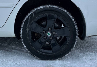 Подержанный автомобиль Skoda Octavia Liftback 2013 года (16 фото)