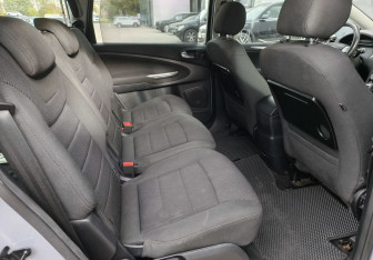 Подержанный автомобиль Ford S-MAX 2012 года (12 фото)