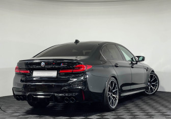 Подержанный автомобиль BMW M5 Sedan 2019 года (2 фото)