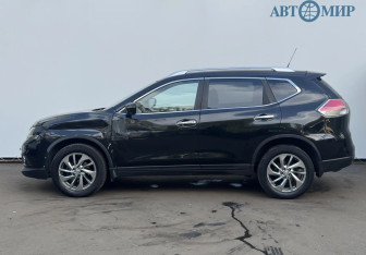 Подержанный автомобиль Nissan X-Trail 2015 года (4 фото)