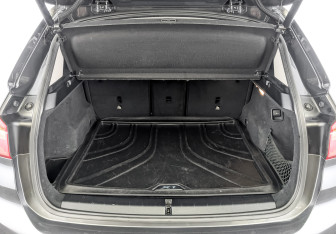 Подержанный автомобиль BMW X1 2017 года (10 фото)