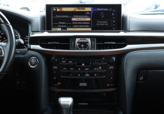 Подержанный автомобиль Lexus LX 2016 года (14 фото)