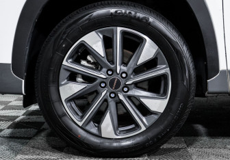 Подержанный автомобиль Exeed LX 2023 года (15 фото)