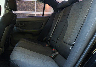 Подержанный автомобиль Hyundai Elantra Sedan 2004 года (7 фото)