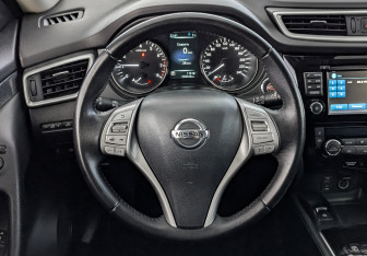 Подержанный автомобиль Nissan X-Trail 2015 года (22 фото)