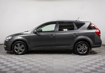 Подержанный автомобиль Kia Ceed Wagon 2011 года (8 фото)