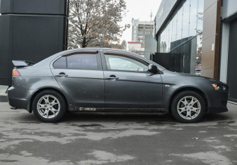 Подержанный автомобиль Mitsubishi Lancer Sedan 2008 года (4 фото)