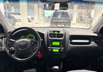 Подержанный автомобиль Kia Sportage 2009 года (10 фото)