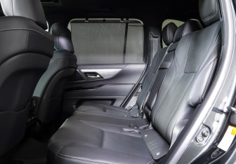 Подержанный автомобиль Lexus LX 2025 года (11 фото)