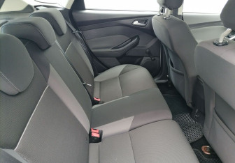 Подержанный автомобиль Ford Focus Sedan 2012 года (10 фото)
