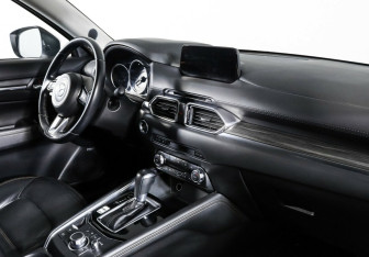 Подержанный автомобиль Mazda CX-5 2018 года (8 фото)