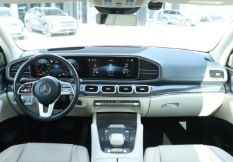 Подержанный автомобиль Mercedes-Benz GLE 2021 года (12 фото)