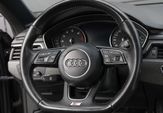 Подержанный автомобиль Audi A5 Coupe 2016 года (16 фото)