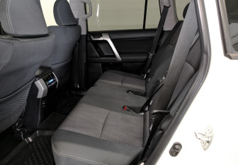 Подержанный автомобиль Toyota Land Cruiser Prado 2021 года (12 фото)