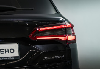 Подержанный автомобиль BMW X5 2019 года (9 фото)