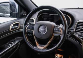 Подержанный автомобиль Jeep Grand Cherokee 2014 года (15 фото)