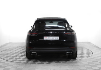 Подержанный автомобиль Porsche Cayenne 2020 года (6 фото)