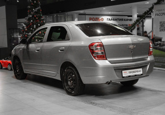 Подержанный автомобиль Chevrolet Cobalt Sedan 2020 года (6 фото)