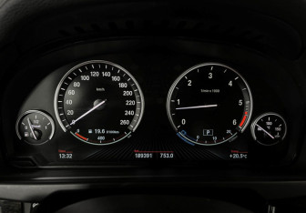 Подержанный автомобиль BMW X6 2016 года (13 фото)