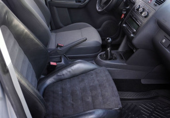 Подержанный автомобиль Volkswagen Caddy Compactvan 2011 года (11 фото)