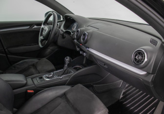 Подержанный автомобиль Audi A3 Sedan 2014 года (9 фото)