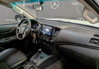 Подержанный автомобиль Mitsubishi L200 2022 года (13 фото)