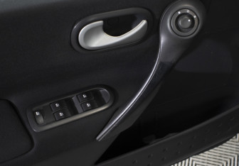 Подержанный автомобиль Renault Megane Sedan 2008 года (16 фото)