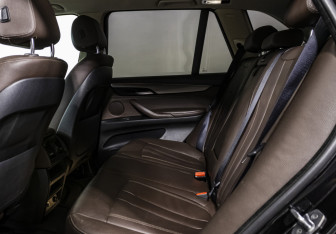 Подержанный автомобиль BMW X5 2015 года (14 фото)