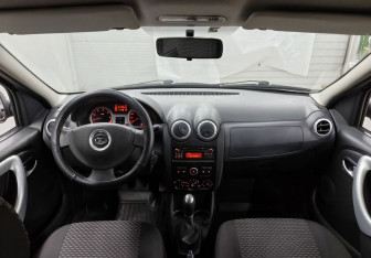 Подержанный автомобиль LADA (ВАЗ) Largus Wagon 2014 года (11 фото)