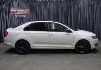 Подержанный автомобиль Skoda Rapid Liftback 2018 года (4 фото)