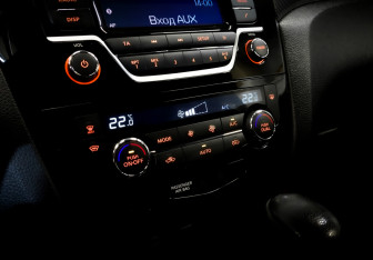 Подержанный автомобиль Nissan X-Trail 2018 года (29 фото)