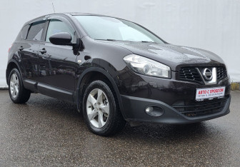 Подержанный автомобиль Nissan Qashqai 2012 года (3 фото)