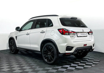 Подержанный автомобиль Mitsubishi ASX 2021 года (7 фото)