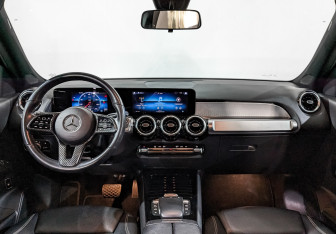 Подержанный автомобиль Mercedes-Benz GLB 2020 года (14 фото)